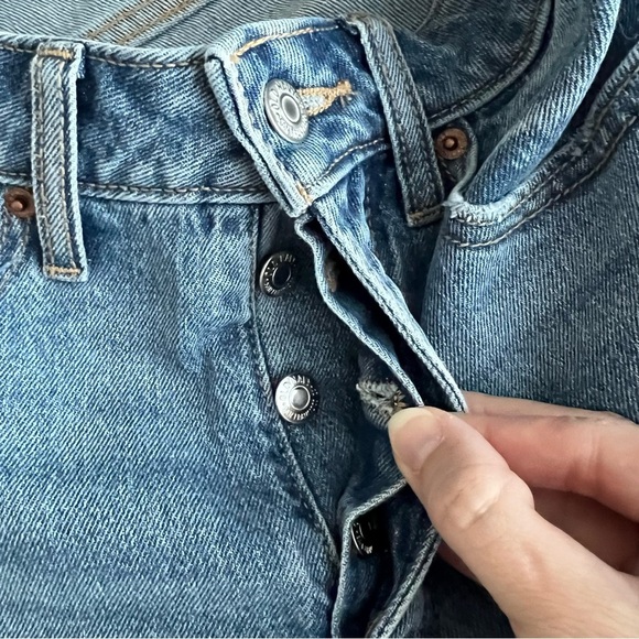 Old Navy High-Rise Curvy OG Straight Cutoff Shorts Lila Blue Size 4 Festival - Picture 8 of 10